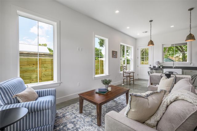 741 Pecan Street, New Ulm, TX 78950