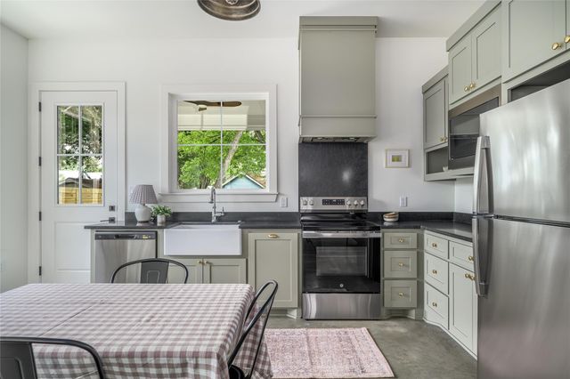 741 Pecan Street, New Ulm, TX 78950