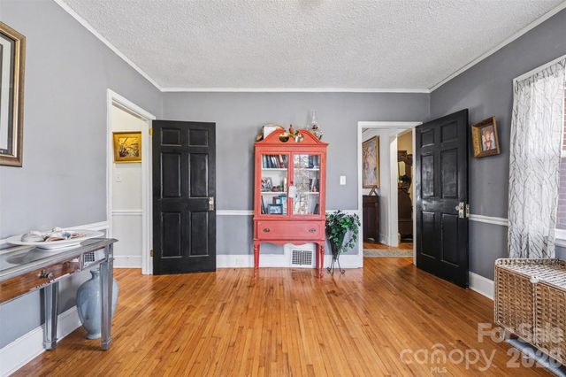 1210 Oakwood Avenue, Gastonia, NC 28052