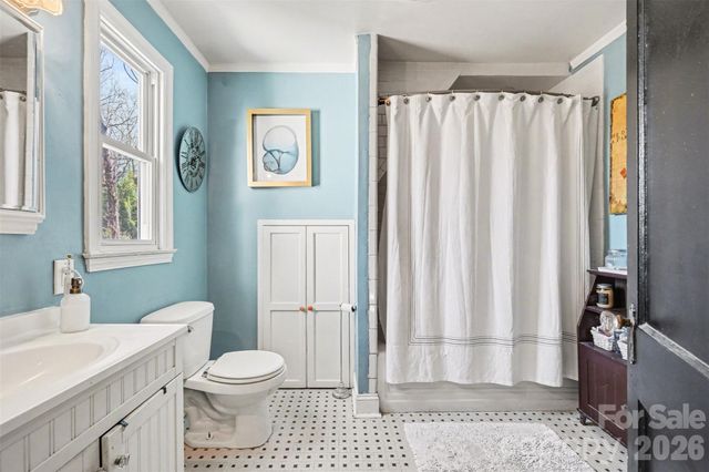 1210 Oakwood Avenue, Gastonia, NC 28052