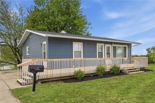 5700 Colorado Dr SW, Cedar Rapids, IA 52404