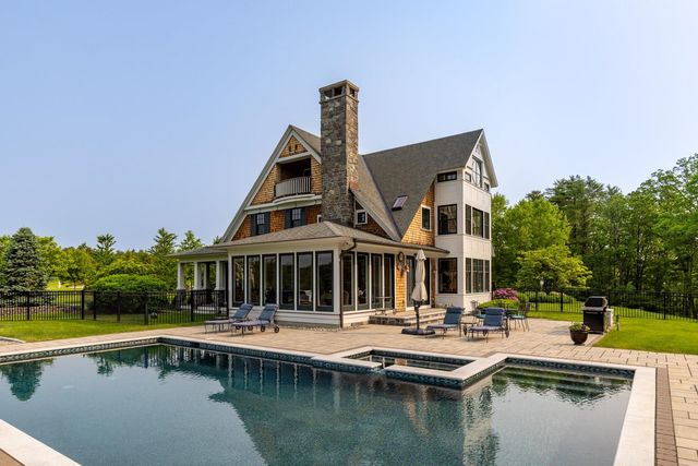 74 SADDLE TRAIL Drive, Dover, NH 03820