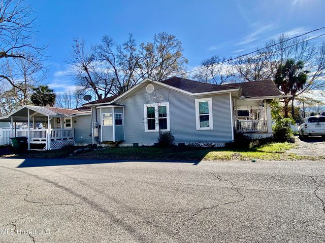 220 N Haugh Avenue, Picayune, MS 39466