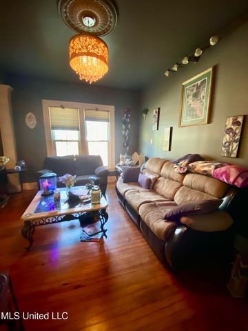 220 N Haugh Avenue, Picayune, MS 39466