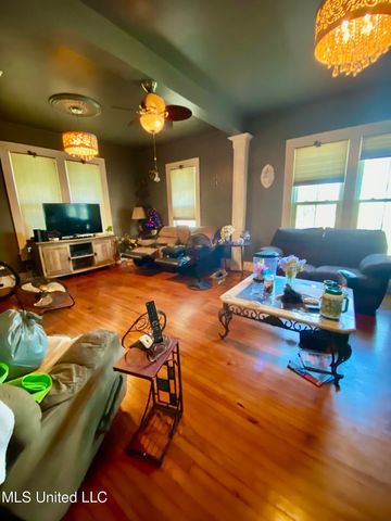 220 N Haugh Avenue, Picayune, MS 39466