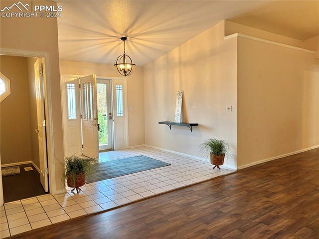 204 Bridle Trail, Pueblo, CO 81005