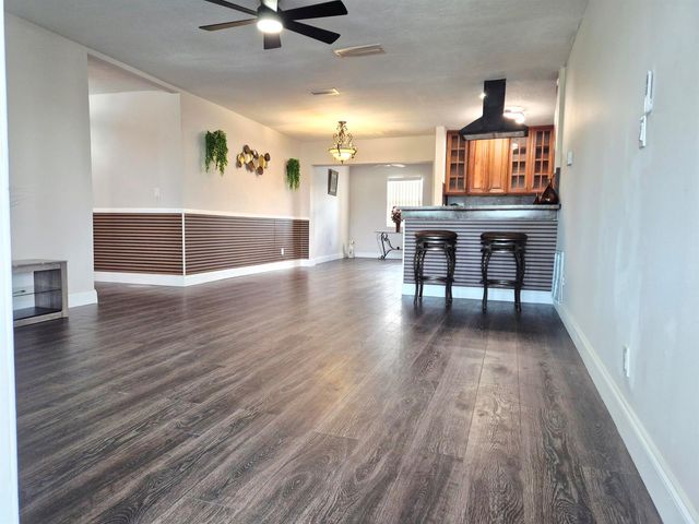 1015 NW 68th Avenue, Margate, FL 33063