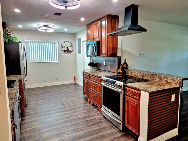 1015 NW 68th Avenue, Margate, FL 33063