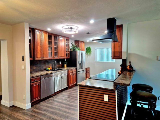 1015 NW 68th Avenue, Margate, FL 33063