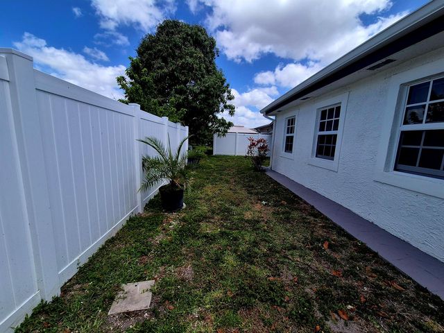 1015 NW 68th Avenue, Margate, FL 33063
