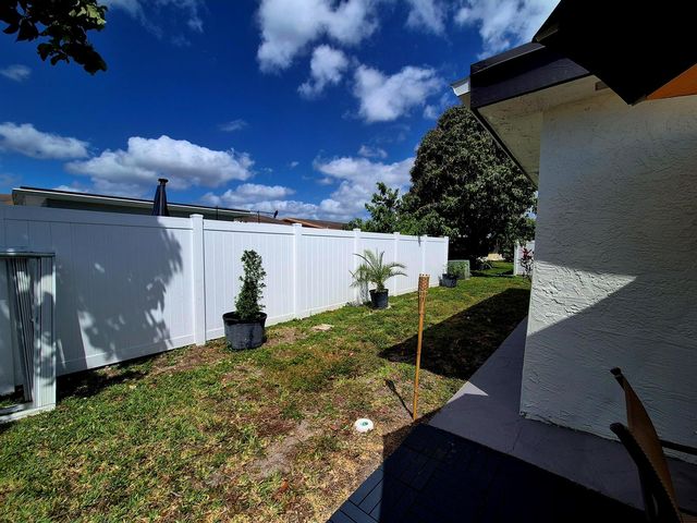 1015 NW 68th Avenue, Margate, FL 33063
