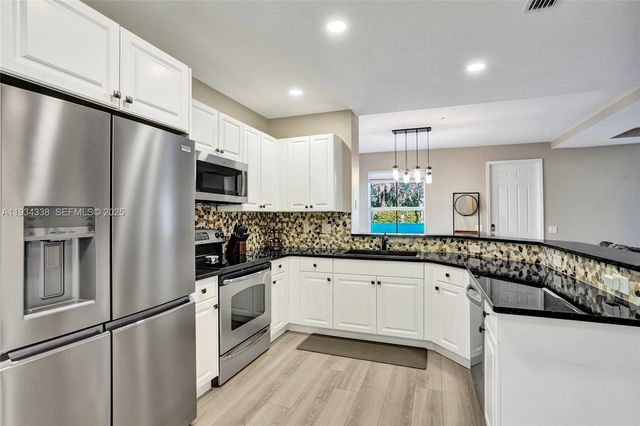 4720 Mimosa Pl 903, Coconut Creek, FL 33073