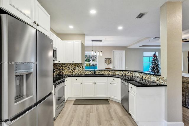 4720 Mimosa Pl 903, Coconut Creek, FL 33073