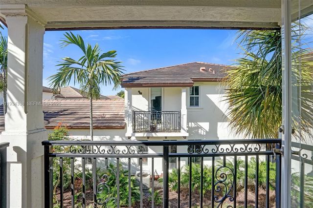 4720 Mimosa Pl 903, Coconut Creek, FL 33073