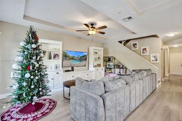 4720 Mimosa Pl 903, Coconut Creek, FL 33073