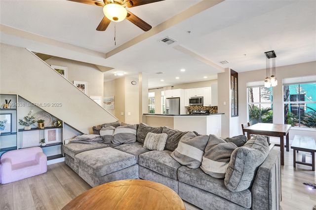 4720 Mimosa Pl 903, Coconut Creek, FL 33073