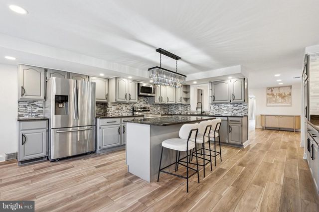 15014 THERESA DR, Philadelphia, PA 19116