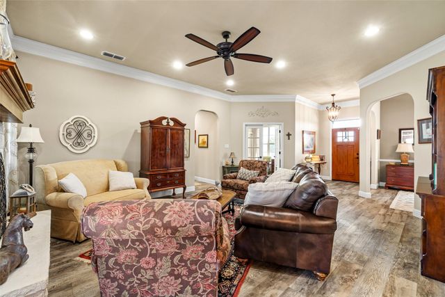 1177 Ronald Road, Glen Rose, TX 76043