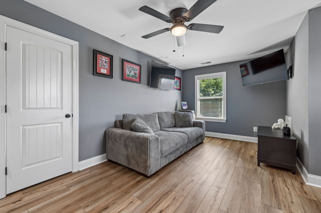 157 Tulip Grove Pt, Hermitage, TN 37076