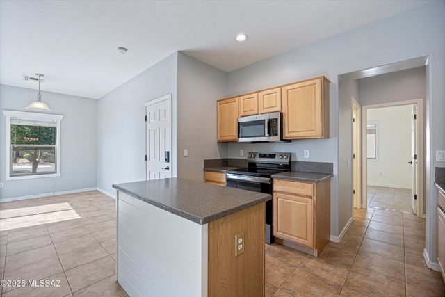 7508 W Phobos Drive, Tucson, AZ 85743