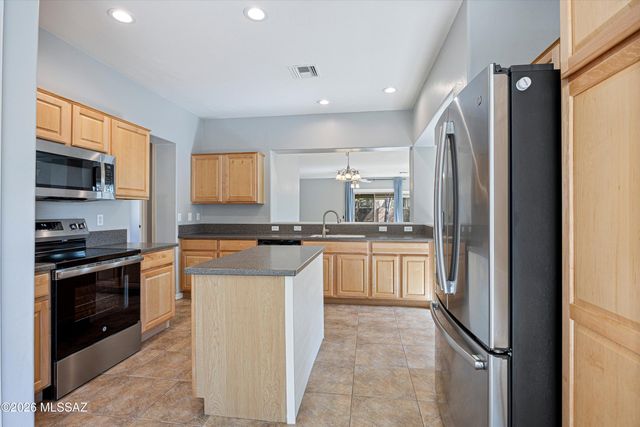 7508 W Phobos Drive, Tucson, AZ 85743