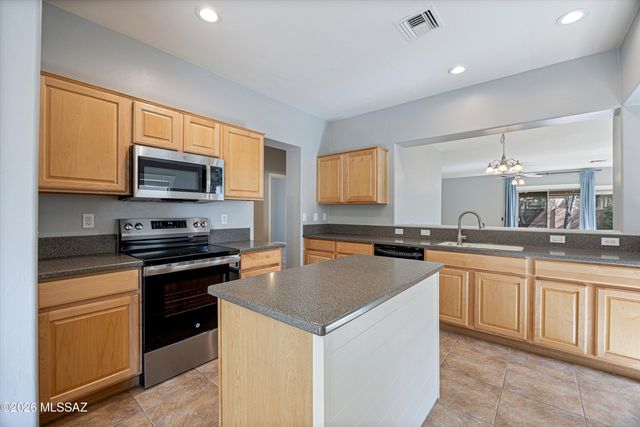 7508 W Phobos Drive, Tucson, AZ 85743