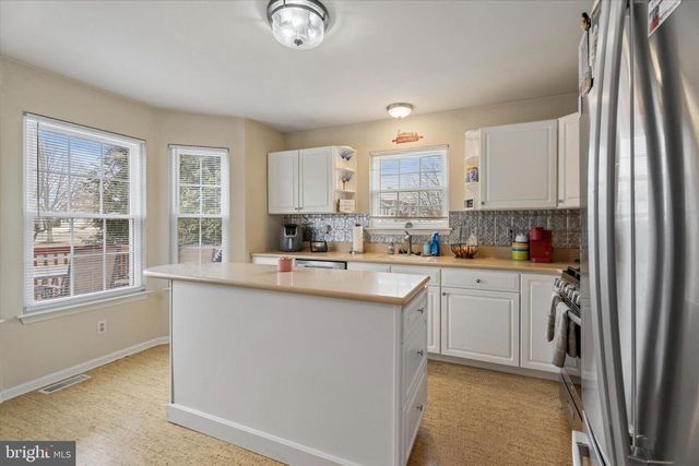 636 CHADBOURNE CT, Harleysville, PA 19438