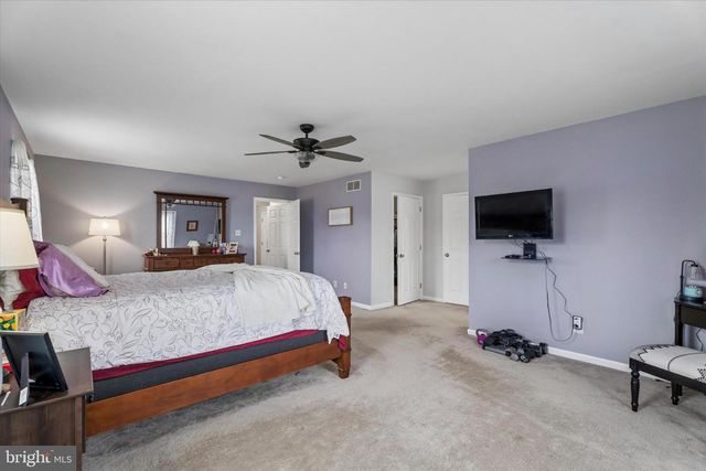 636 CHADBOURNE CT, Harleysville, PA 19438