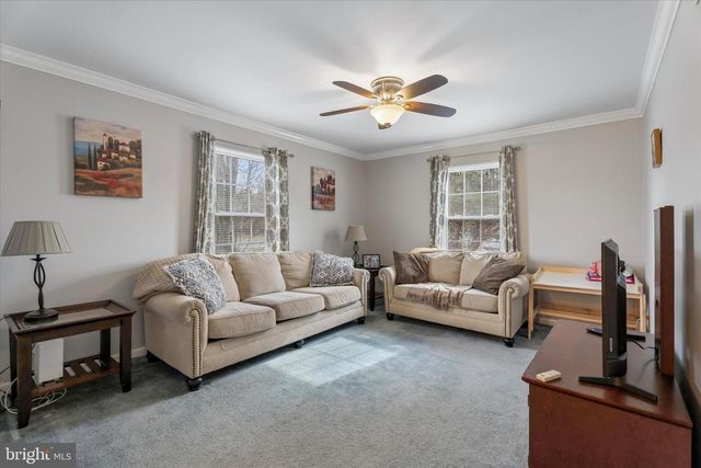 636 CHADBOURNE CT, Harleysville, PA 19438