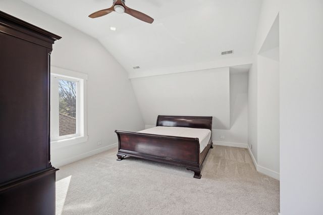 1020 Hill Avenue, Elgin, IL 60120