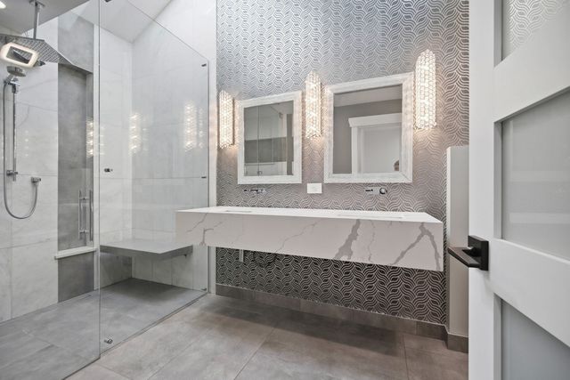 1020 Hill Avenue, Elgin, IL 60120