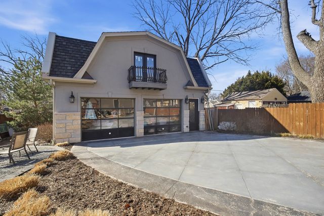 1020 Hill Avenue, Elgin, IL 60120