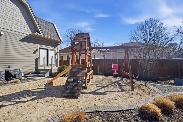 1020 Hill Avenue, Elgin, IL 60120