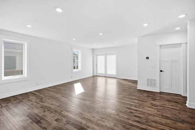 1020 Hill Avenue, Elgin, IL 60120