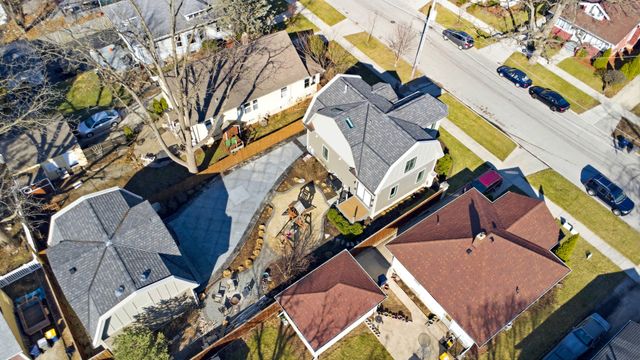 1020 Hill Avenue, Elgin, IL 60120