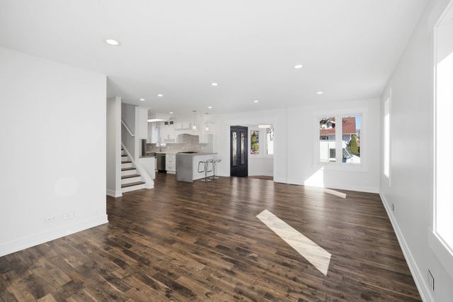 1020 Hill Avenue, Elgin, IL 60120