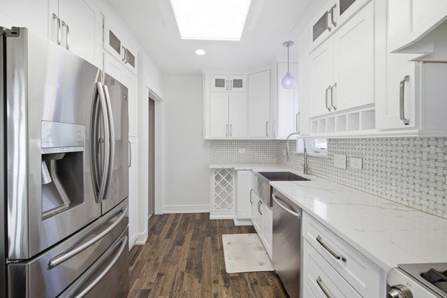 1020 Hill Avenue, Elgin, IL 60120