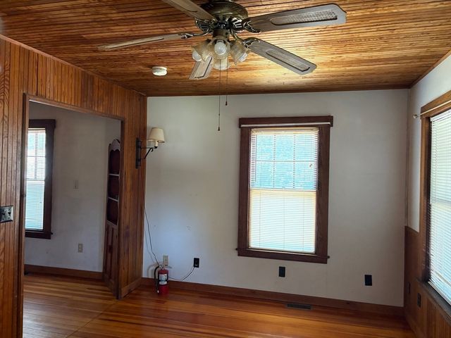 40 Rockaway Avenue, Hull, MA 02045