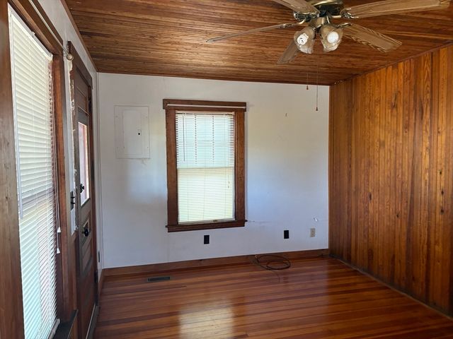 40 Rockaway Avenue, Hull, MA 02045