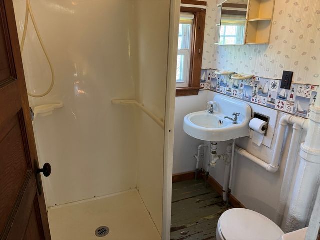 40 Rockaway Avenue, Hull, MA 02045