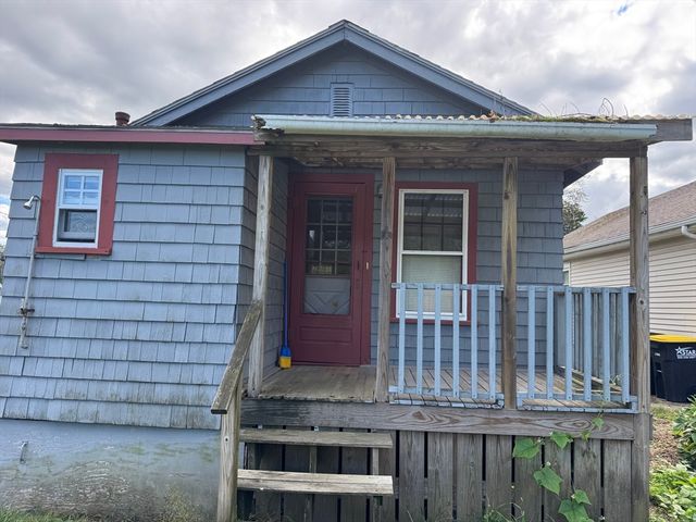 40 Rockaway Avenue, Hull, MA 02045
