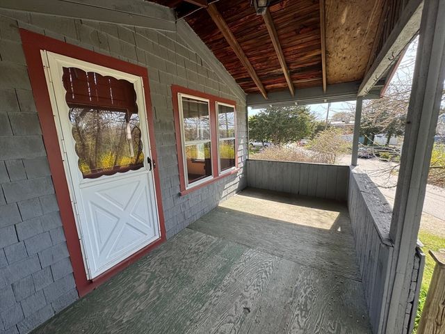 40 Rockaway Avenue, Hull, MA 02045