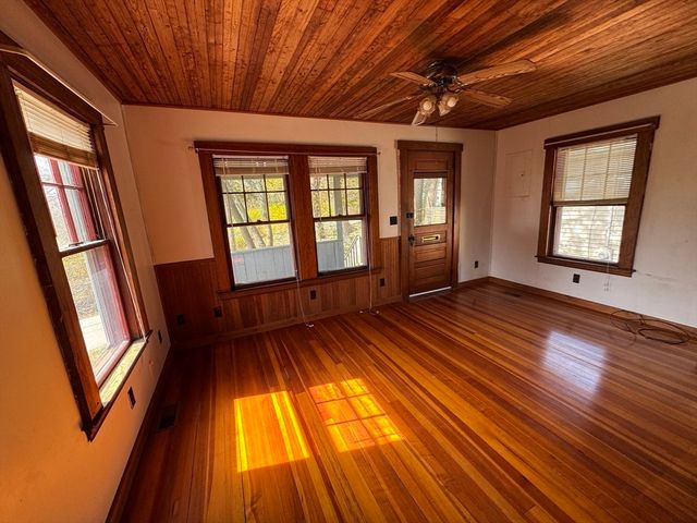 40 Rockaway Avenue, Hull, MA 02045