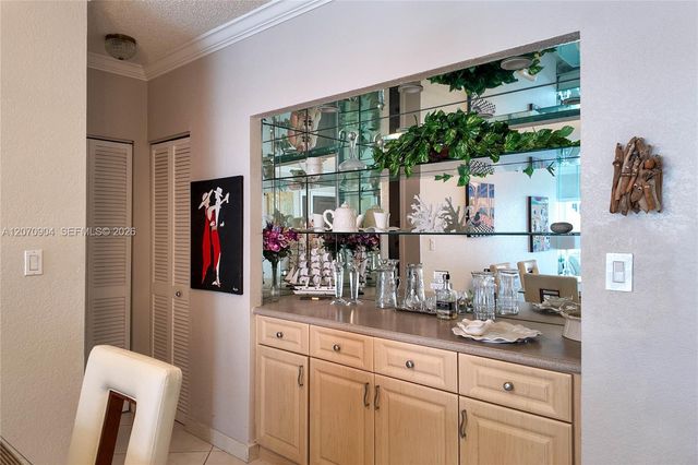 1950 S Ocean Drive 9C, Hallandale Beach, FL 33009