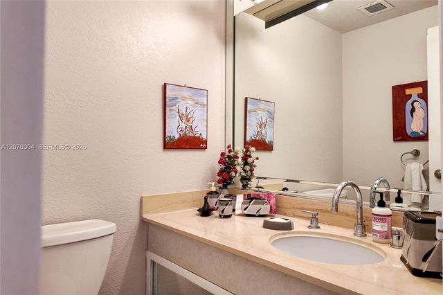 1950 S Ocean Drive 9C, Hallandale Beach, FL 33009
