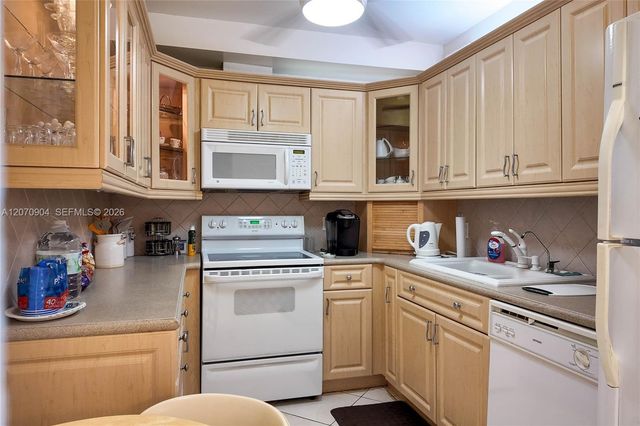 1950 S Ocean Drive 9C, Hallandale Beach, FL 33009