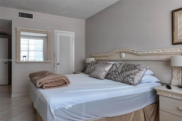 1950 S Ocean Drive 9C, Hallandale Beach, FL 33009
