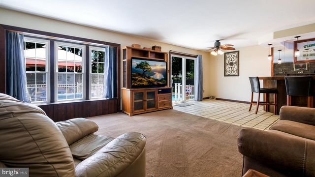 1267 DAHLIA RD, Warminster, PA 18974