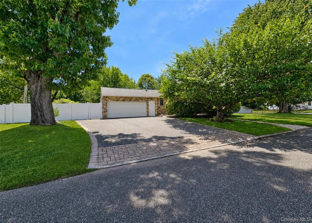 185 Tree Road, Centereach, NY 11720