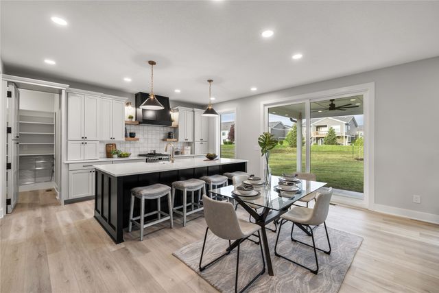 1278 S Radley Street, West Des Moines, IA 50266
